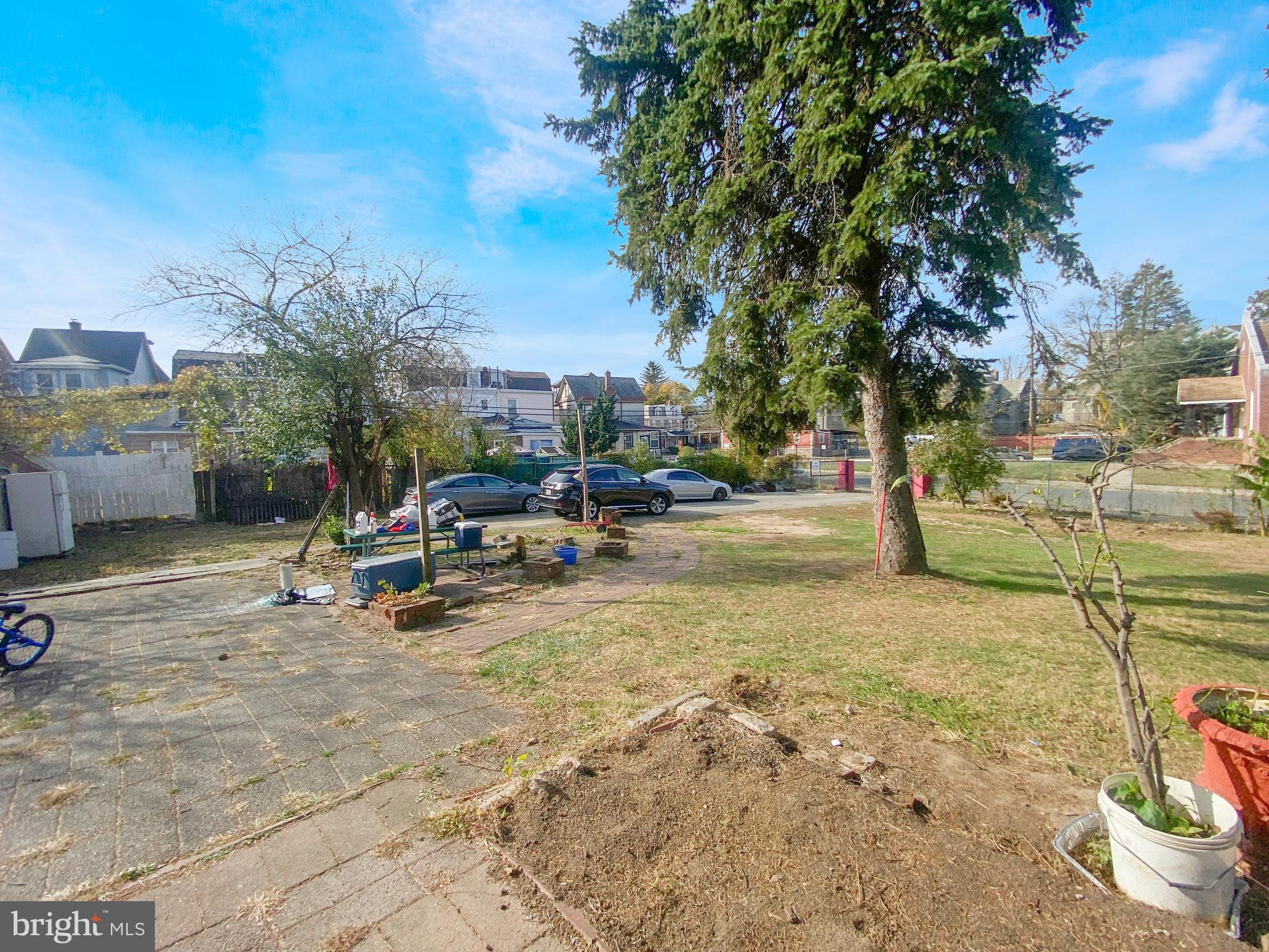 216-20 E SOMERVILLE AVENUE