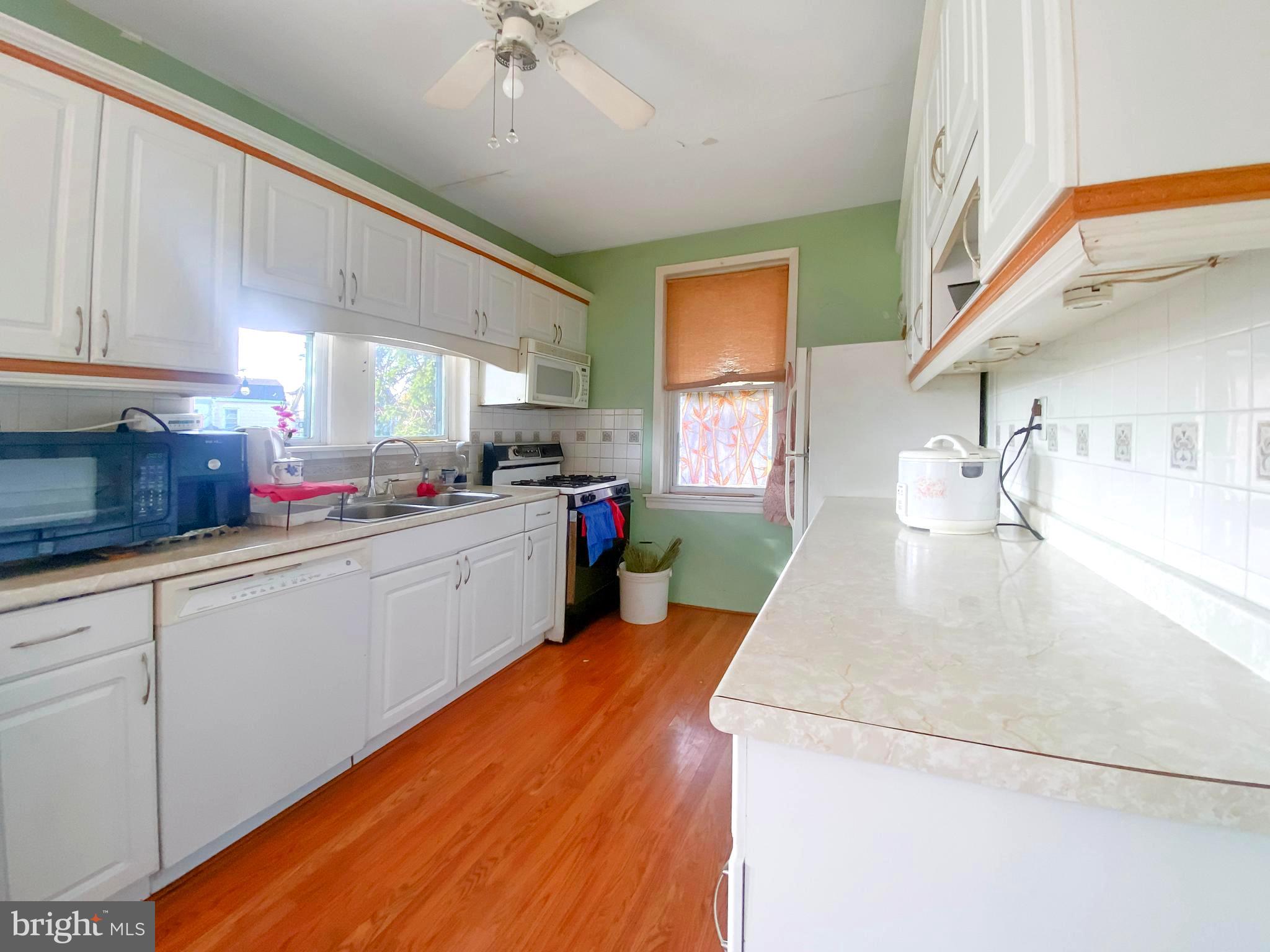 216-20 E SOMERVILLE AVENUE