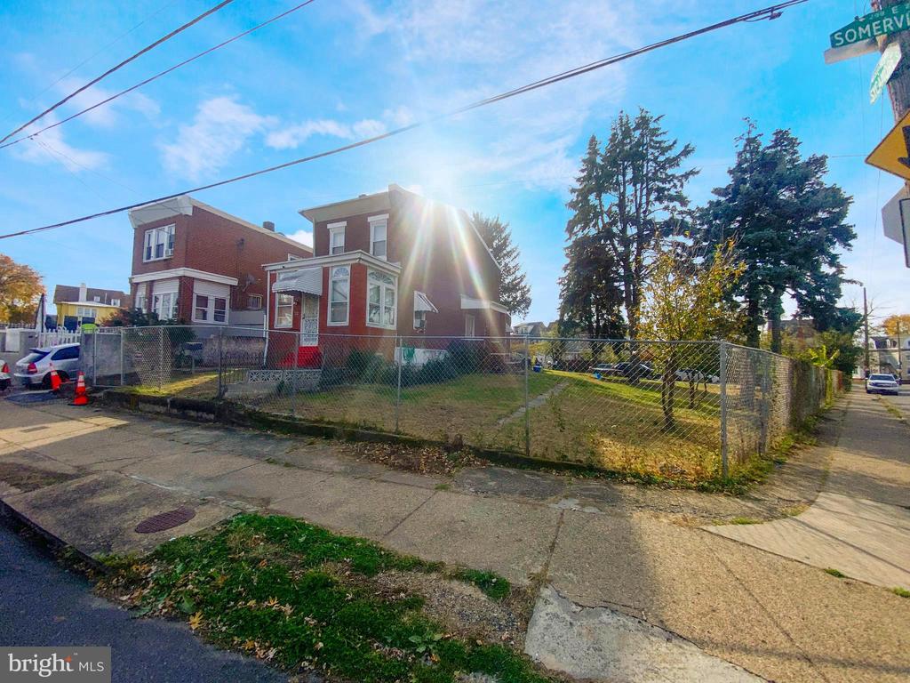 216-20 E SOMERVILLE AVENUE
