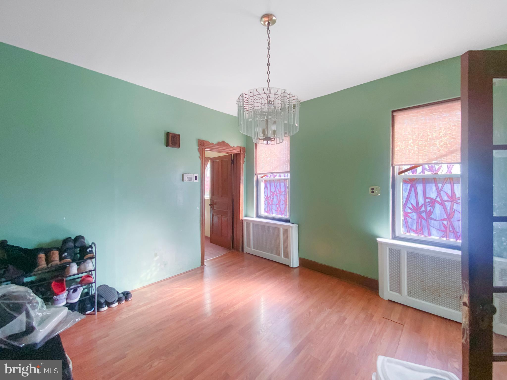 216-20 E SOMERVILLE AVENUE