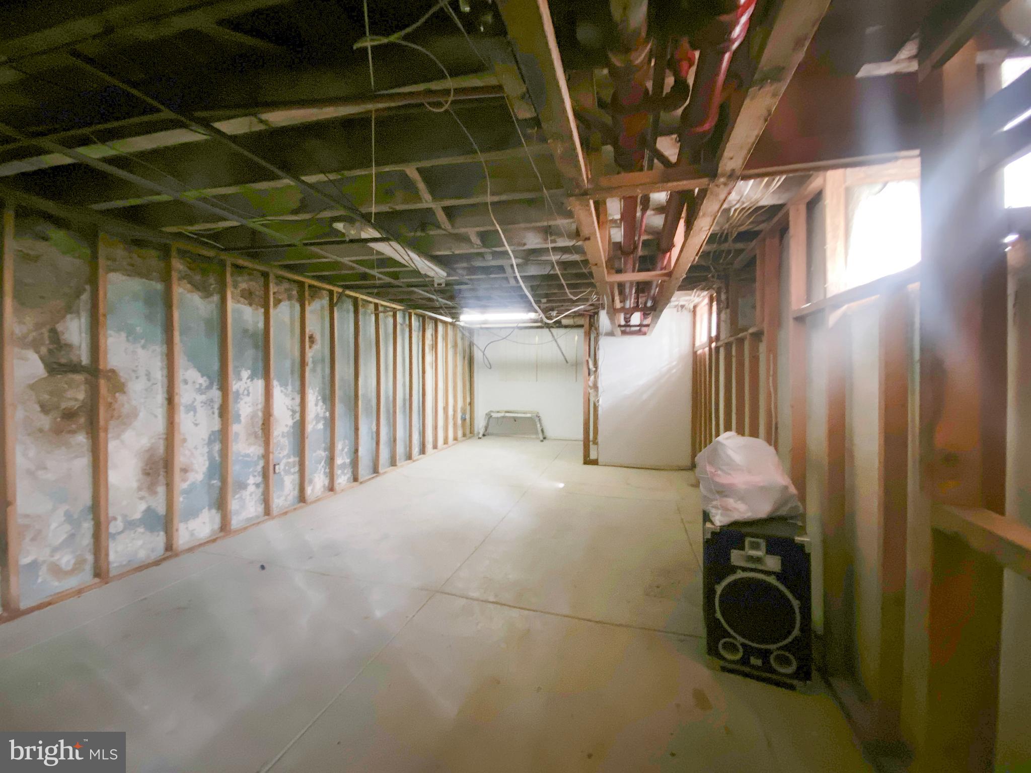 216-20 E SOMERVILLE AVENUE