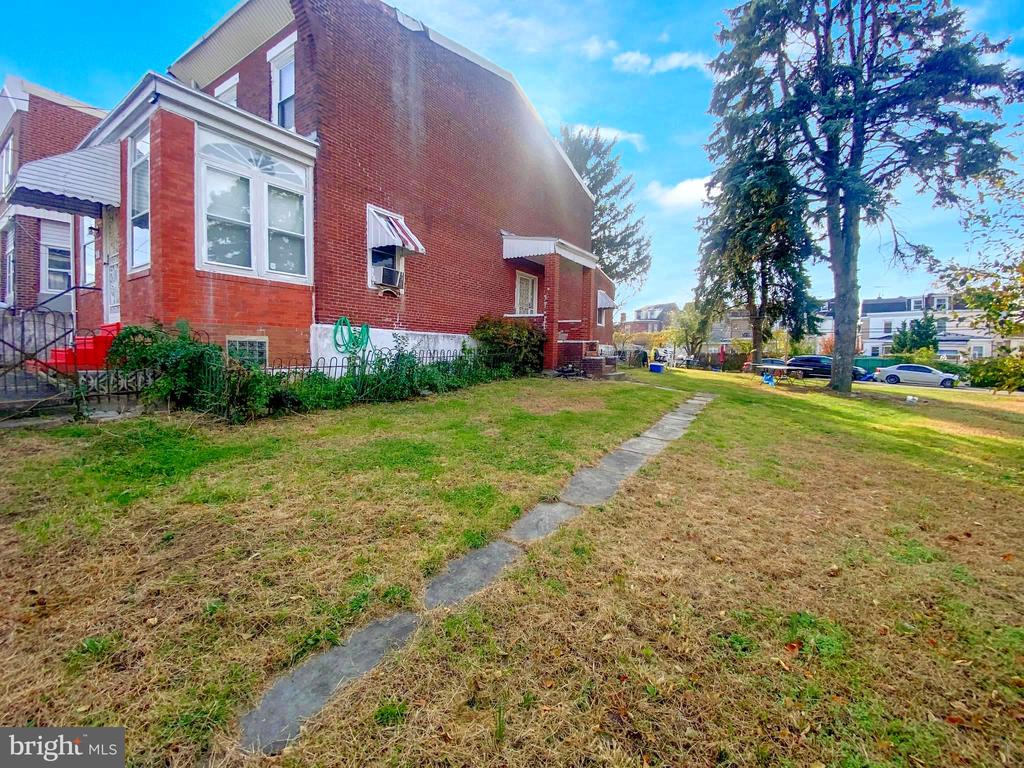 216-20 E SOMERVILLE AVENUE