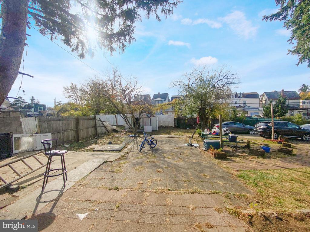 216-20 E SOMERVILLE AVENUE