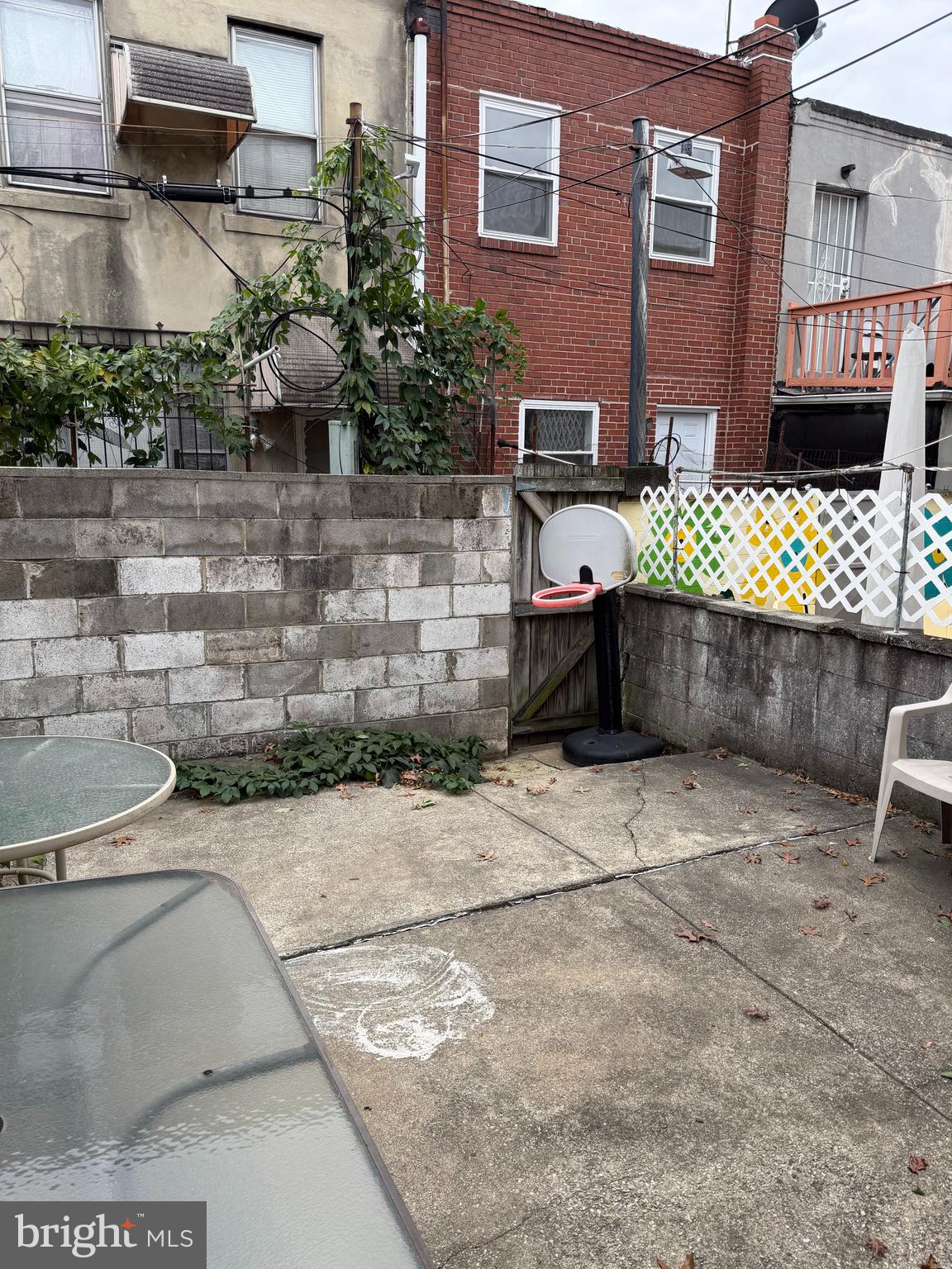 2045 S DARIEN STREET