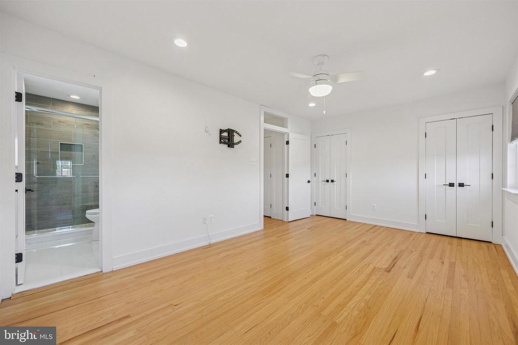 833 GREEN VALLEY DRIVE