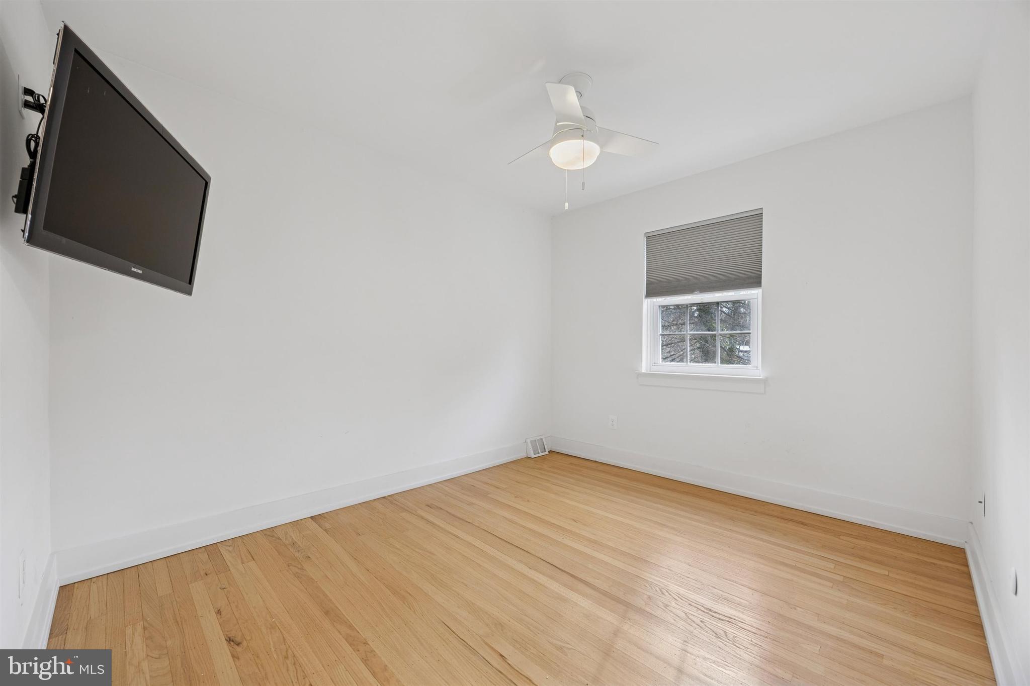 833 GREEN VALLEY DRIVE