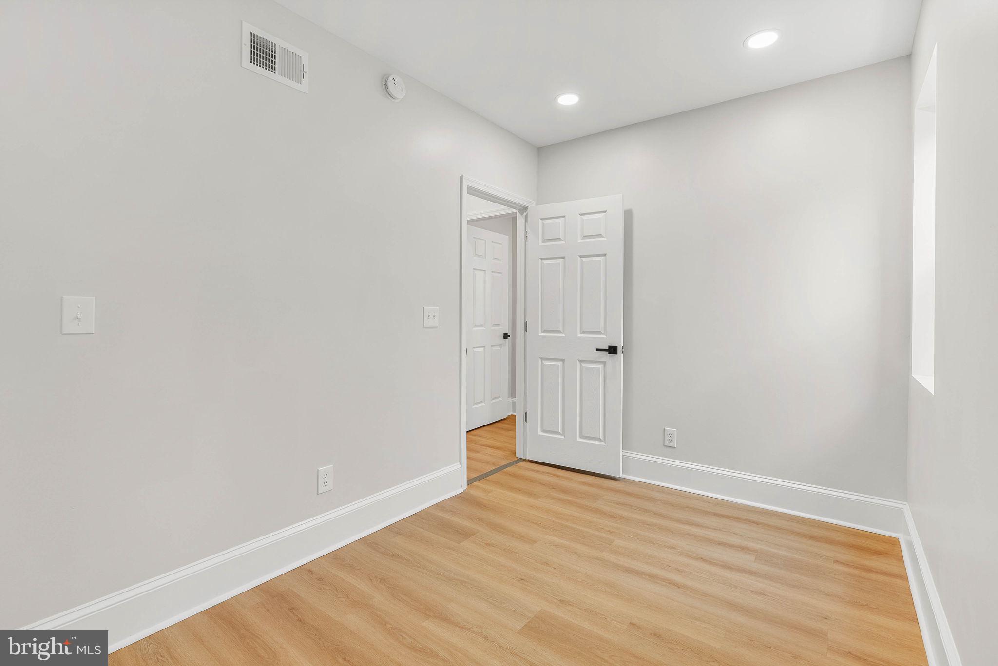 5737 SPRINGFIELD AVENUE