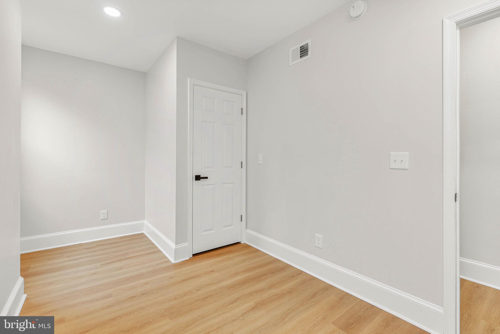 5737 SPRINGFIELD AVENUE