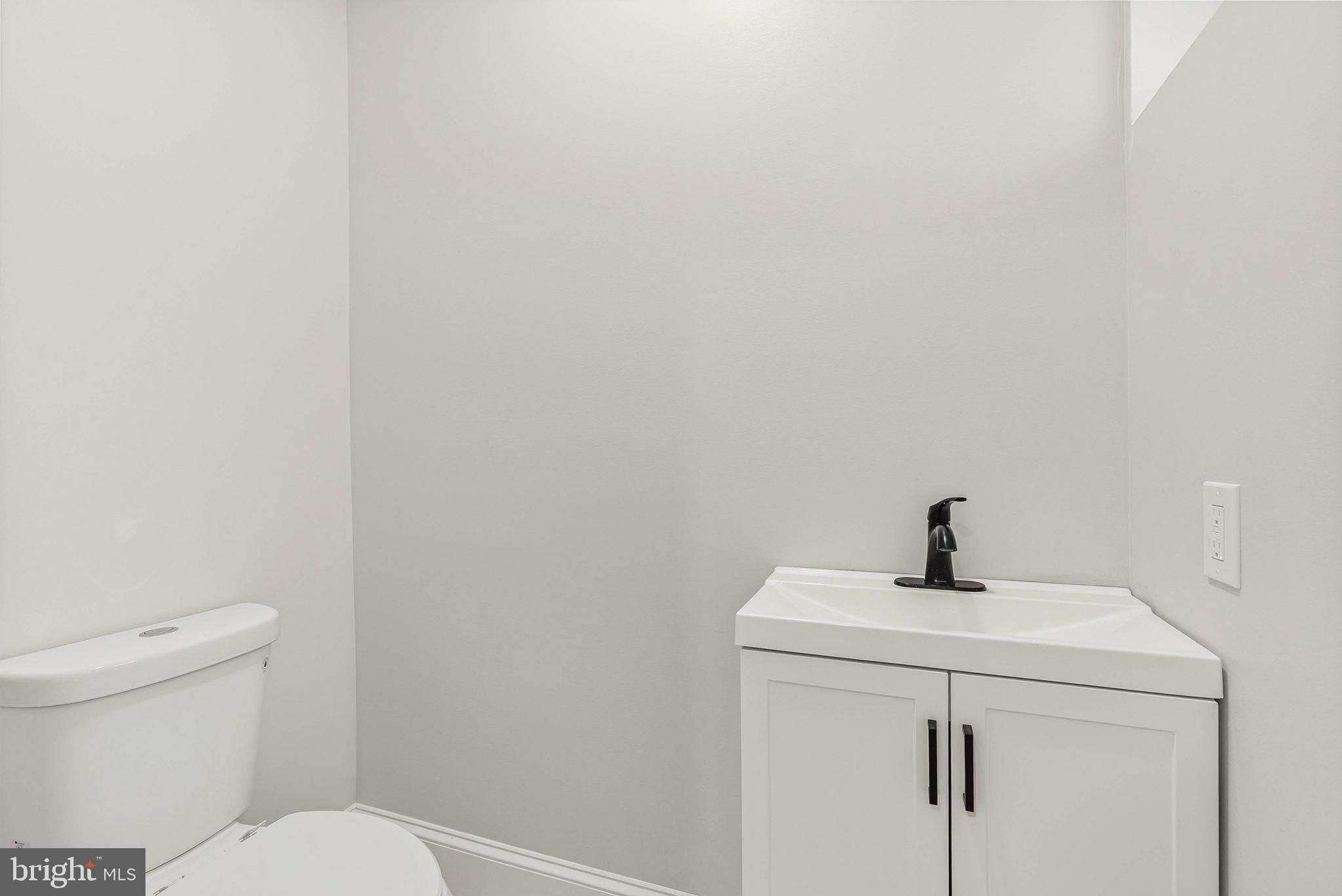 5737 SPRINGFIELD AVENUE