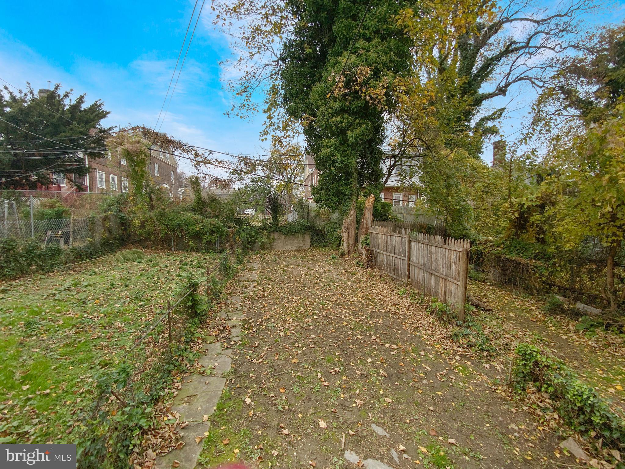 555 E MAYLAND STREET