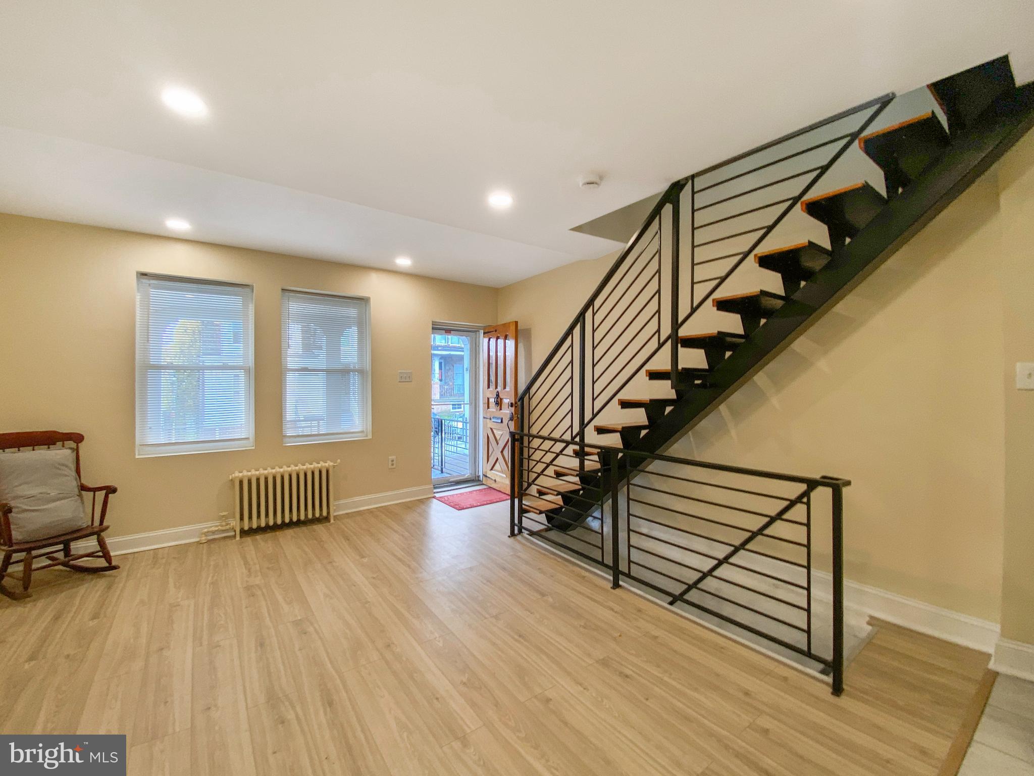 555 E MAYLAND STREET