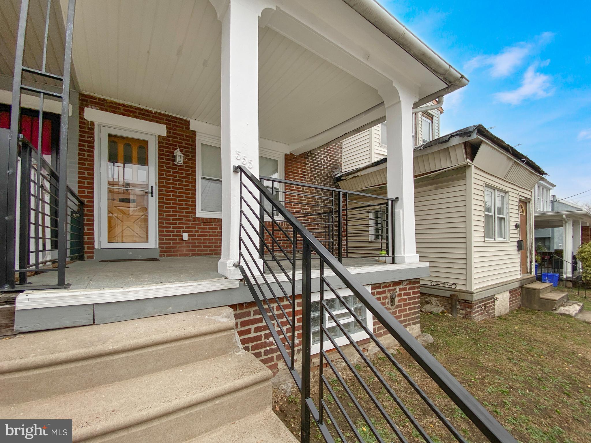 555 E MAYLAND STREET