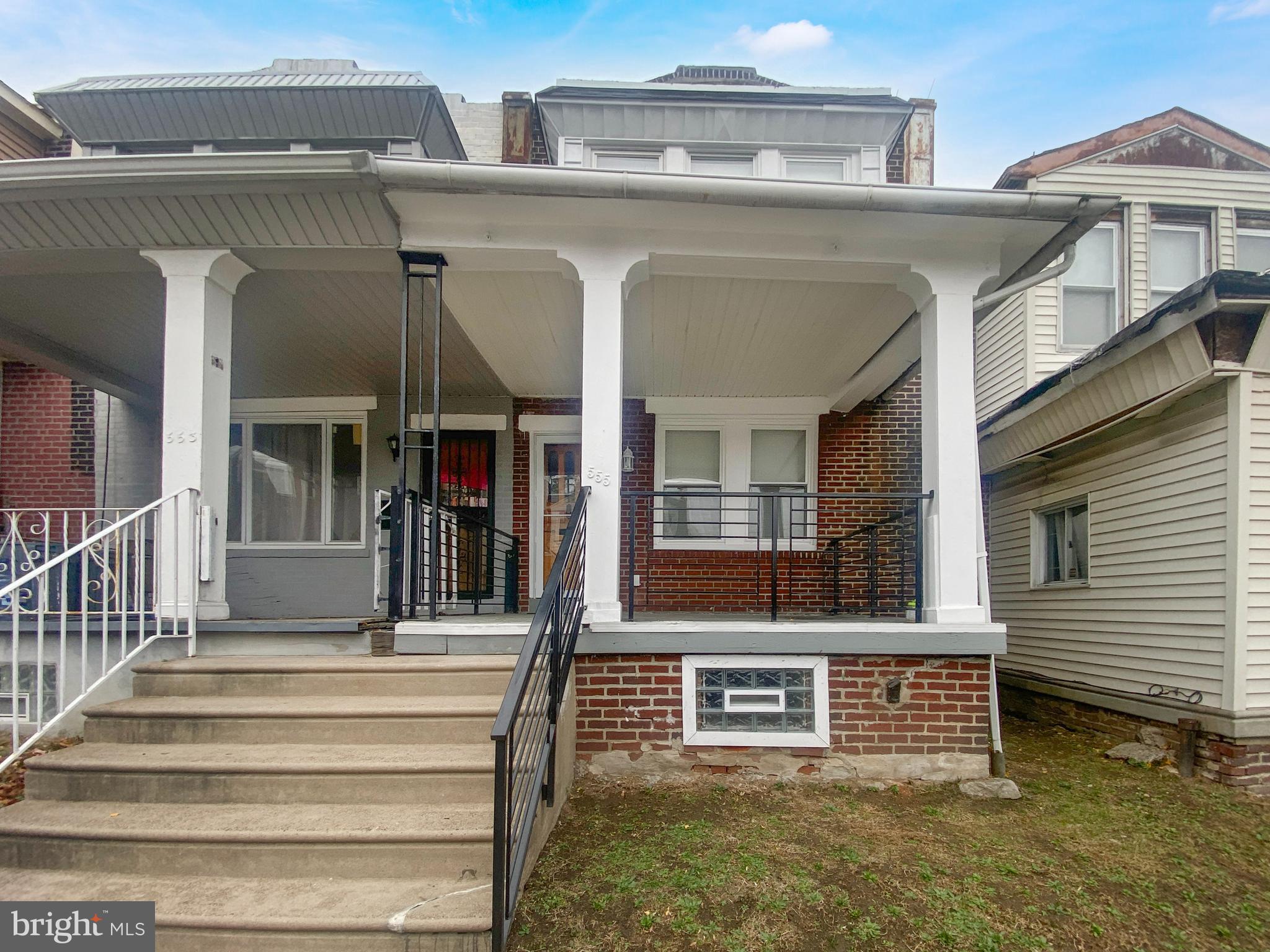 555 E MAYLAND STREET