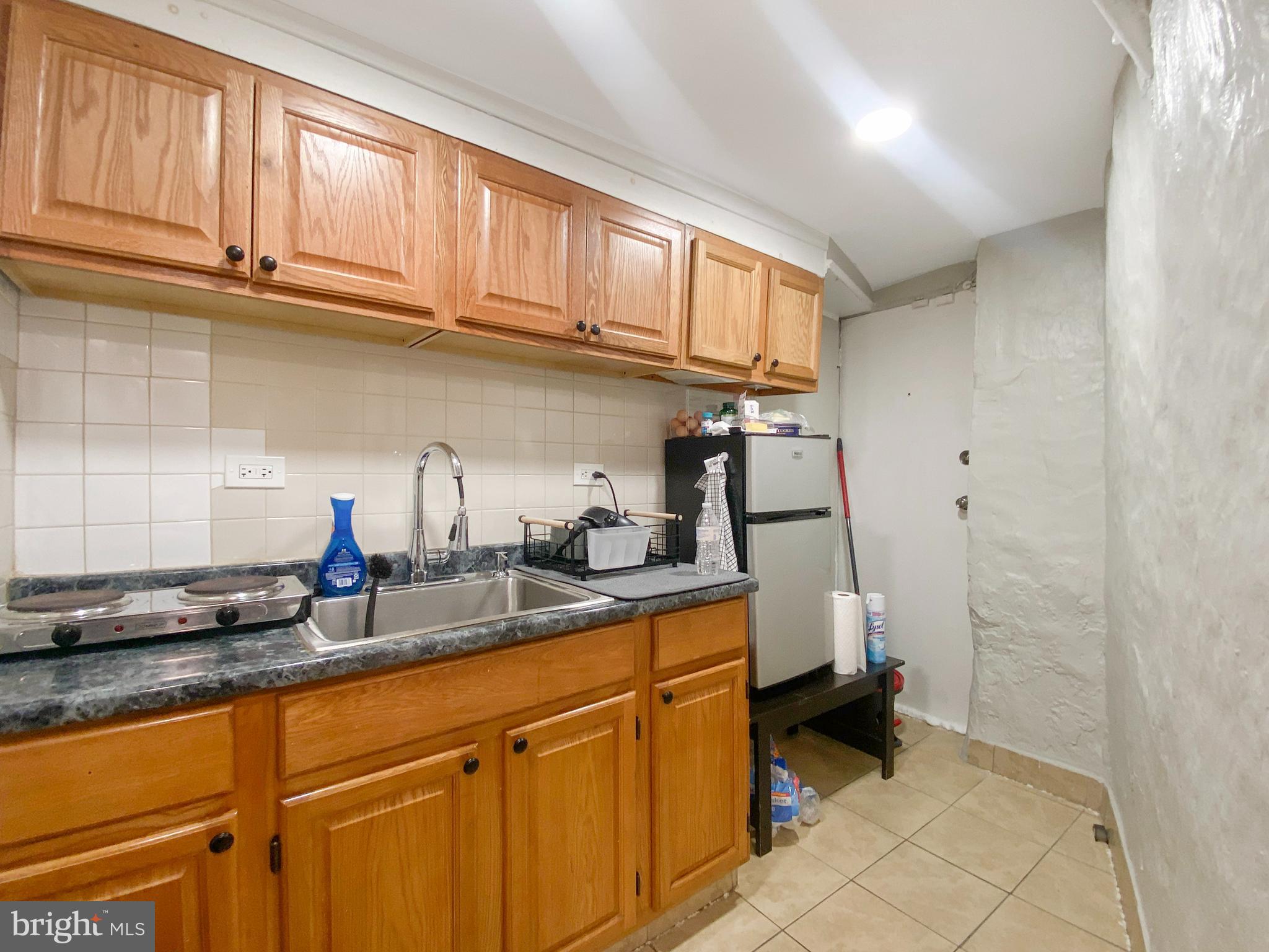 229 E ROCKLAND STREET