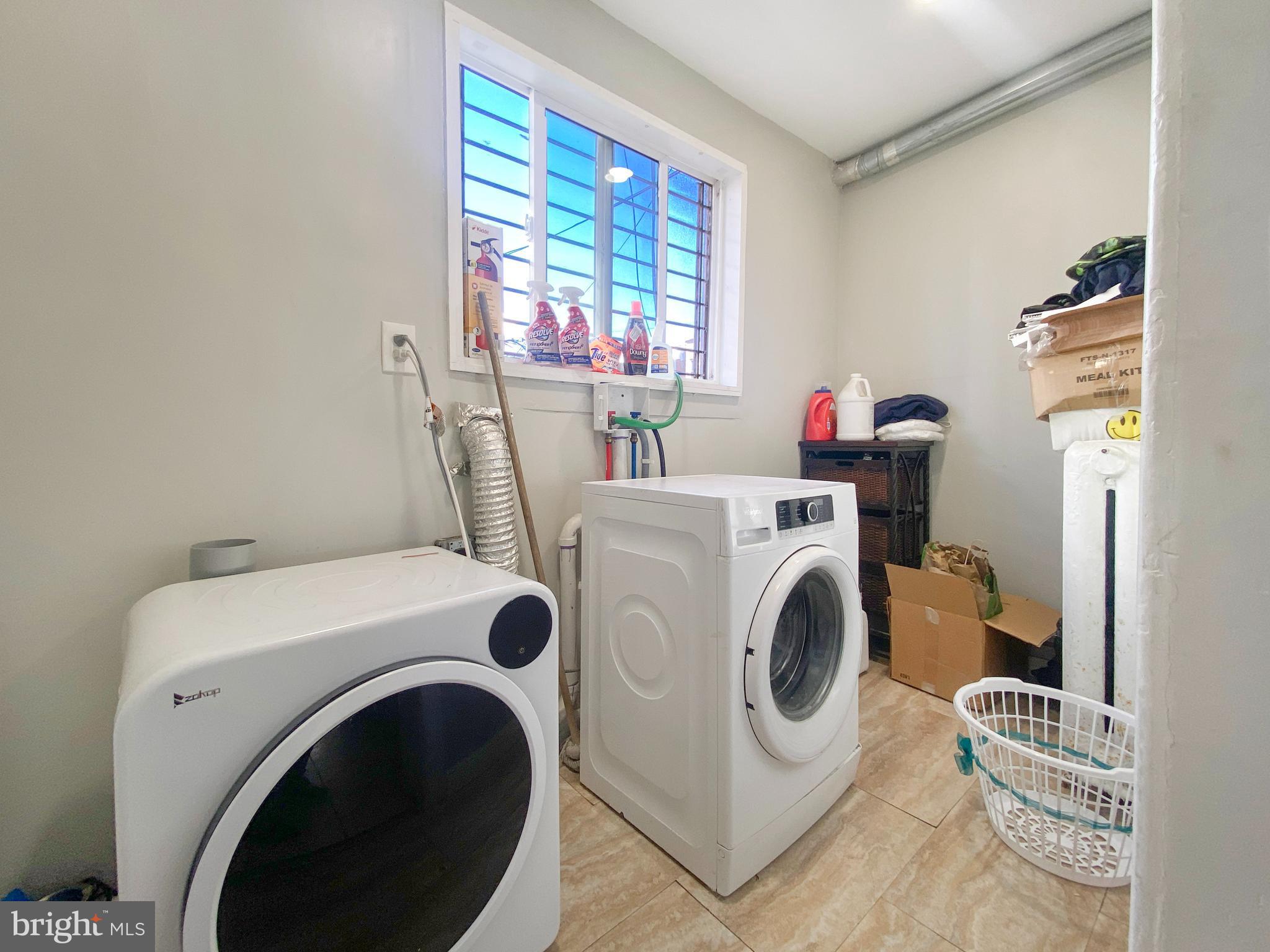 229 E ROCKLAND STREET