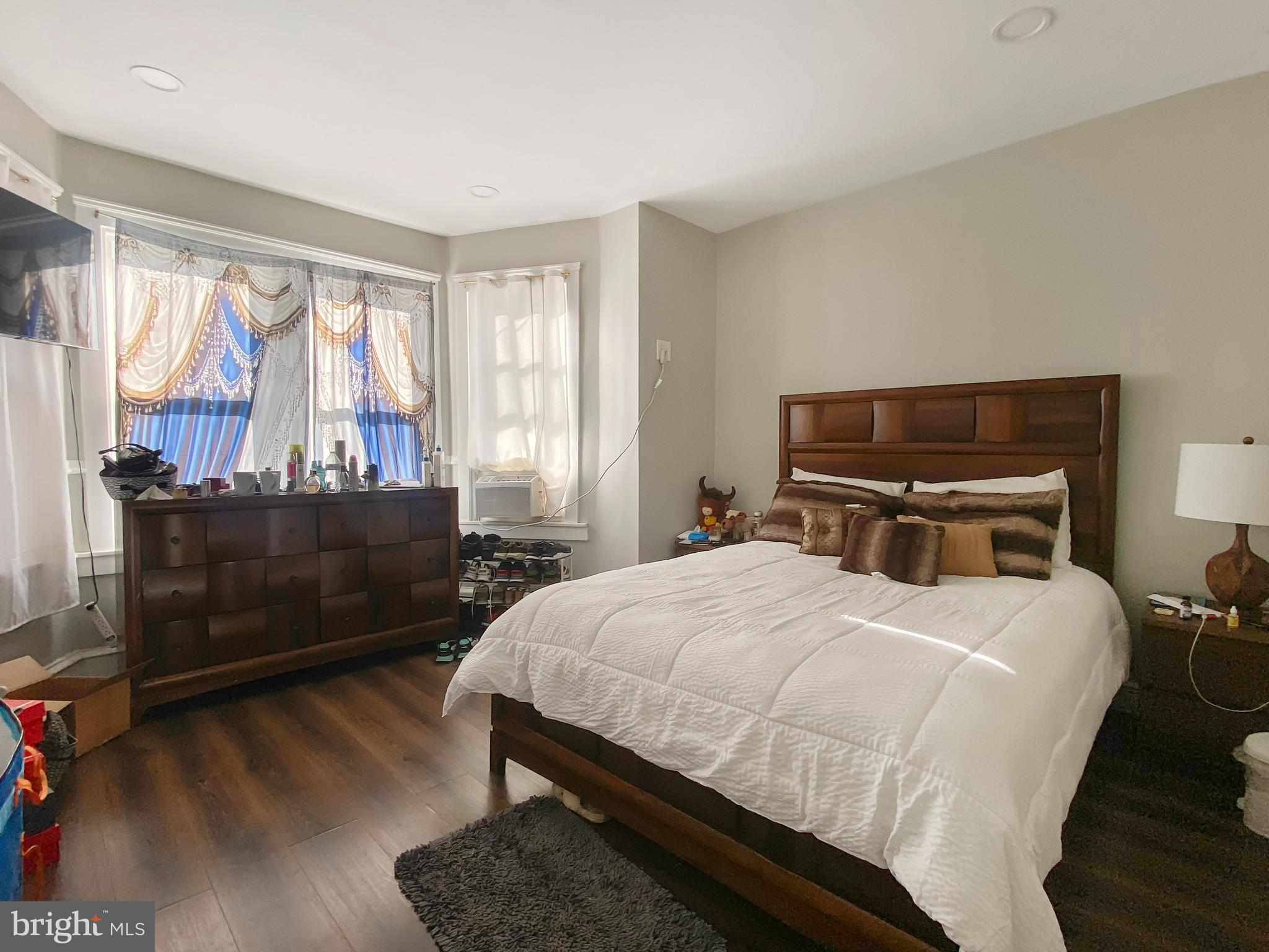 229 E ROCKLAND STREET