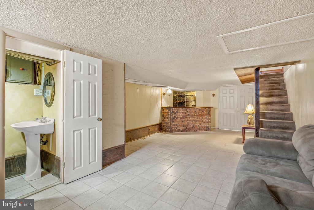 1128 WOLF STREET