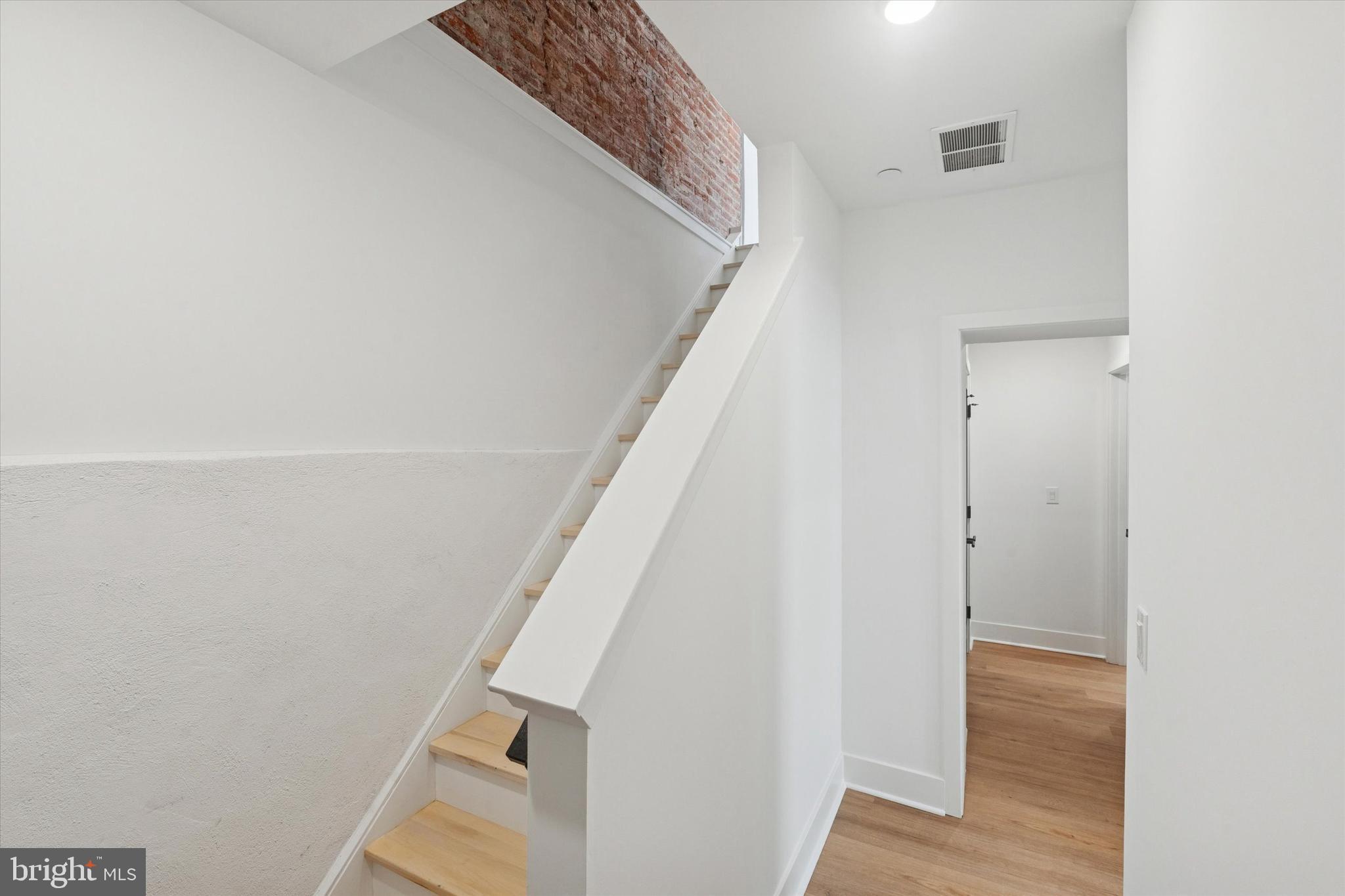 2141 E HAGERT STREET B