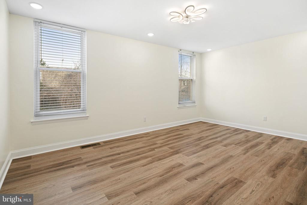 882 N 48TH STREET