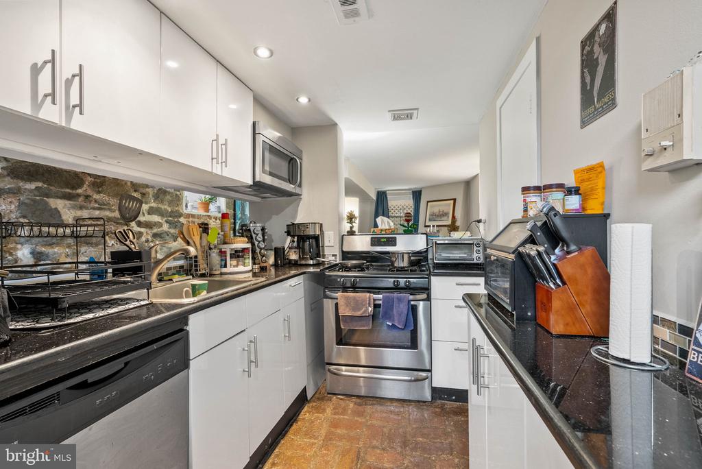 787 S 3RD STREET 1R