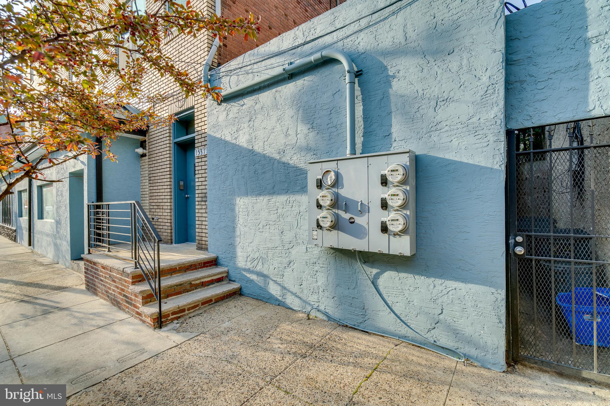 1537 S 6TH STREET 3R