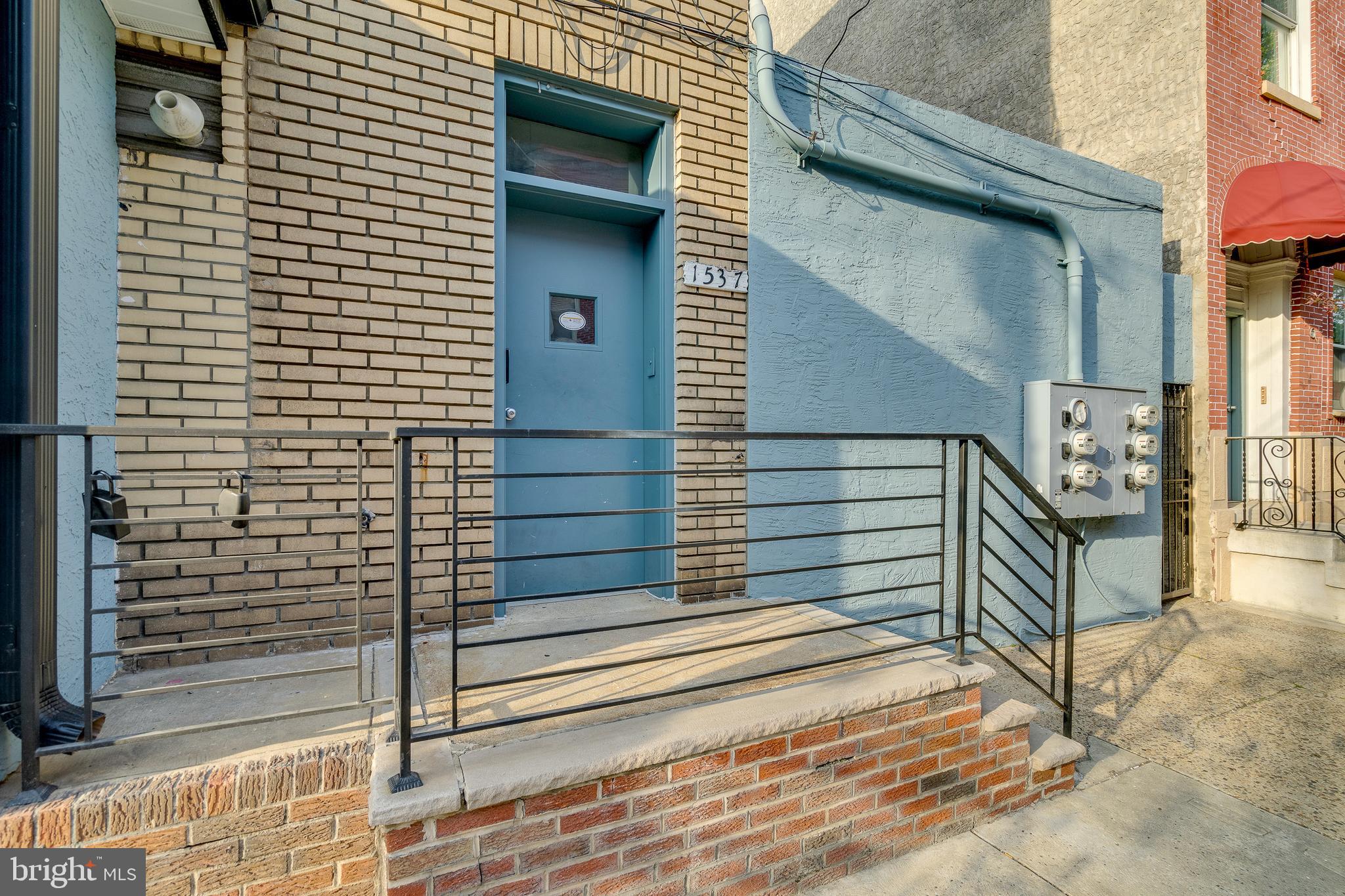 1537 S 6TH STREET 3R