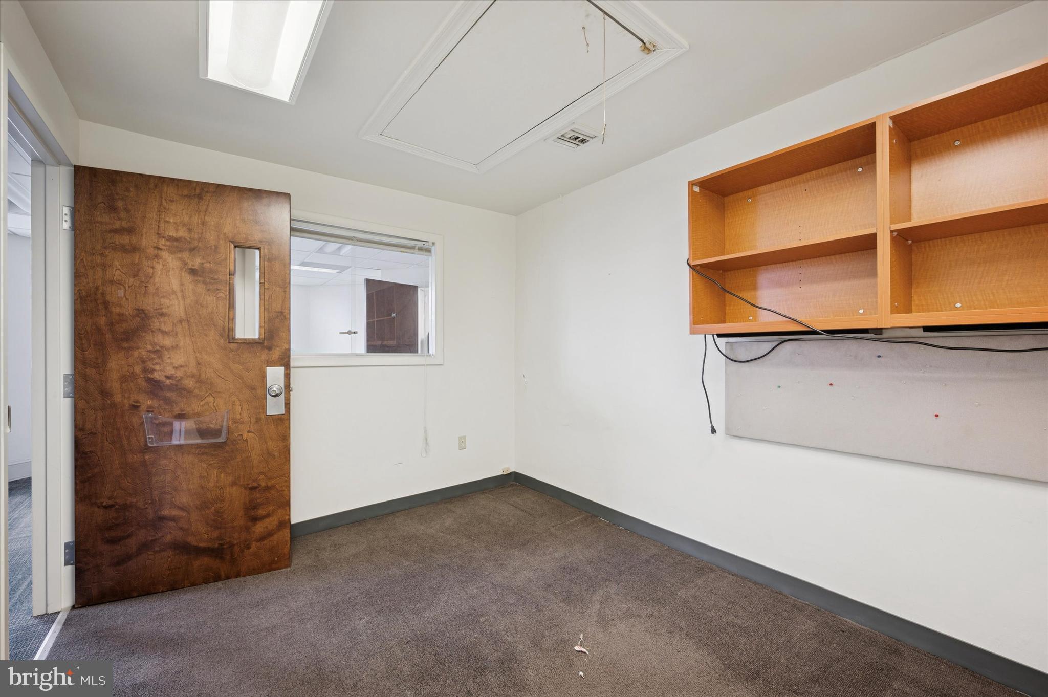 4147 WOODLAND AVENUE