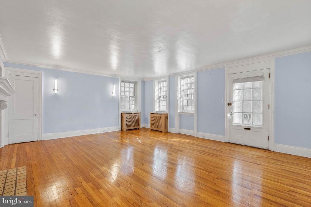 4625 PINE STREET F103