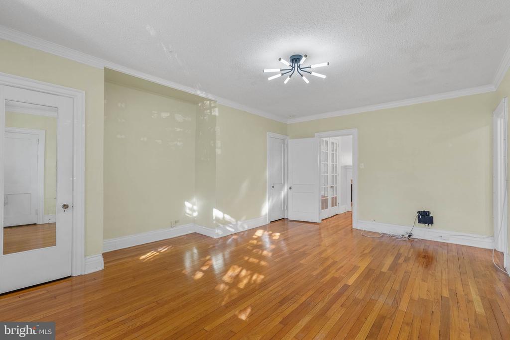 4625 PINE STREET F103