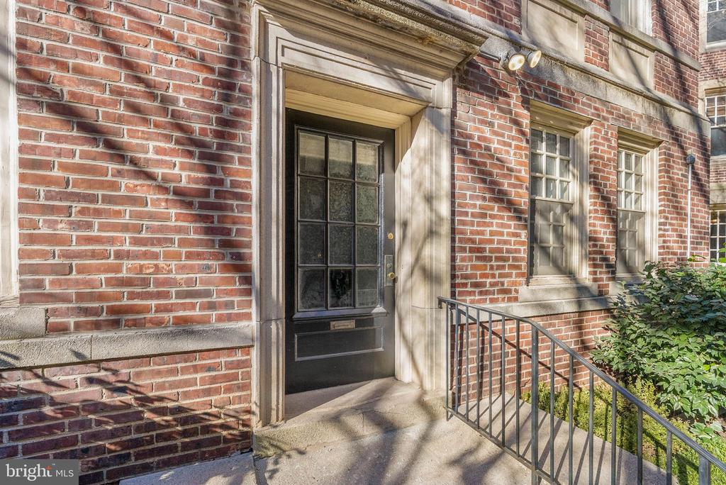 4625 PINE STREET F103