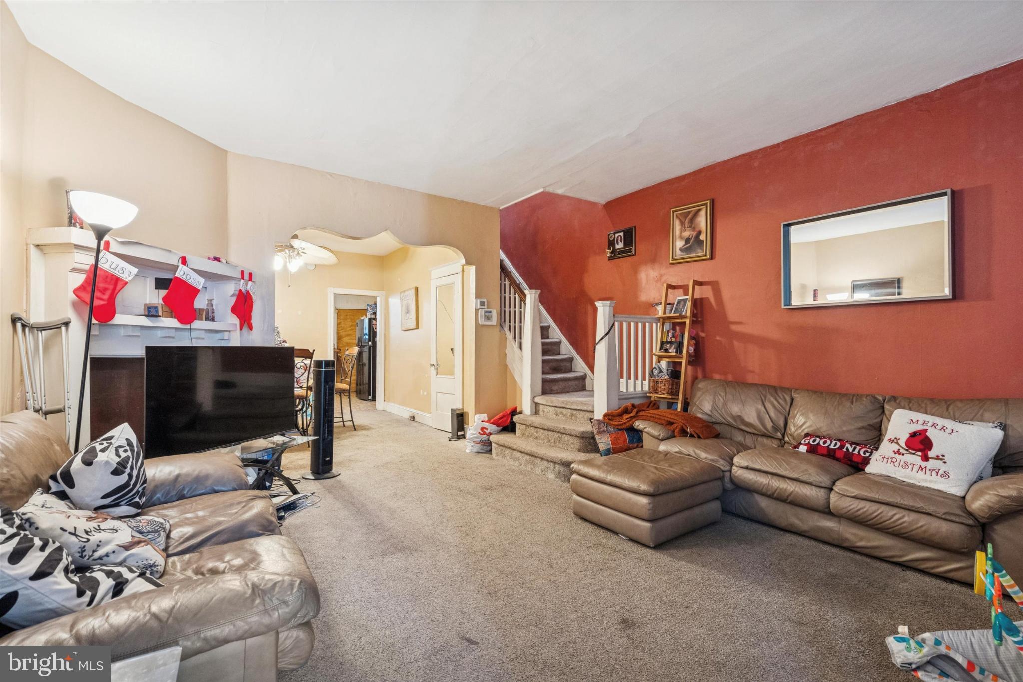 3919 N SMEDLEY STREET