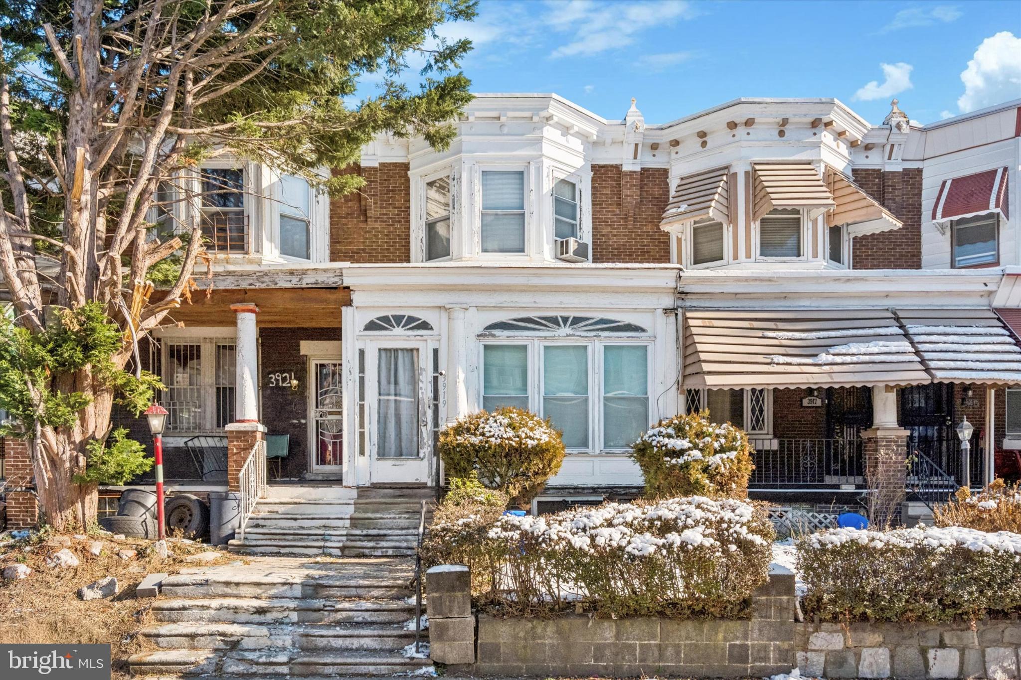 3919 N SMEDLEY STREET