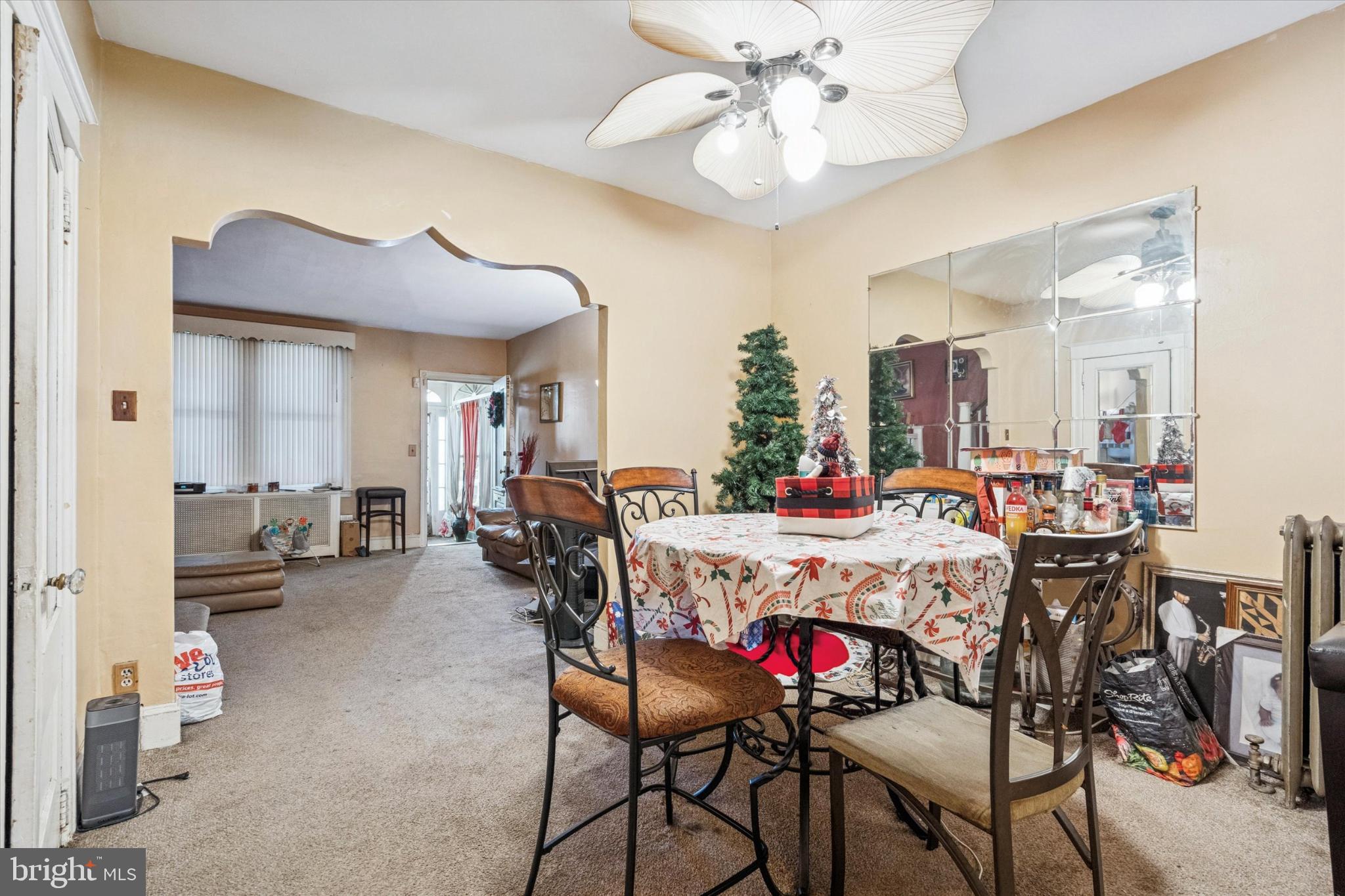 3919 N SMEDLEY STREET