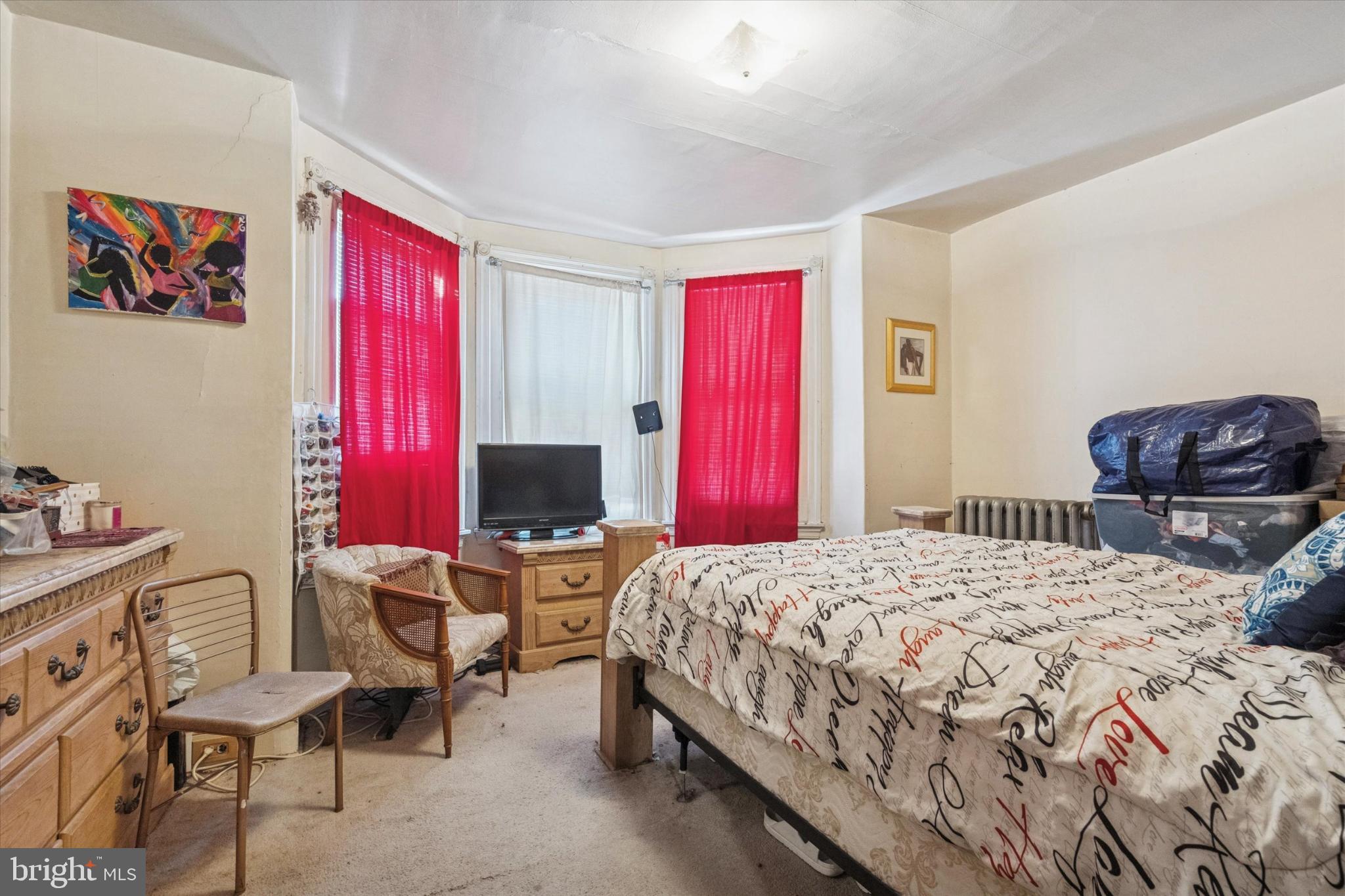 3919 N SMEDLEY STREET