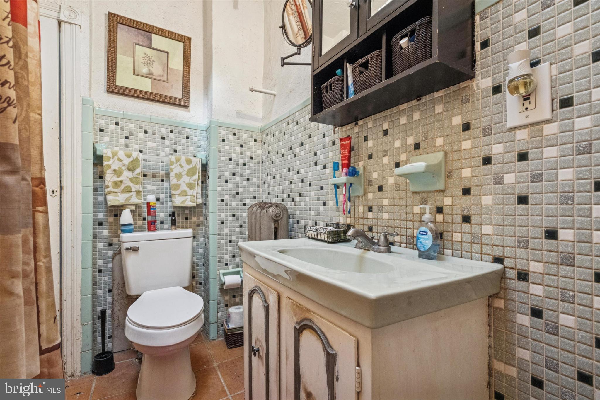 3919 N SMEDLEY STREET