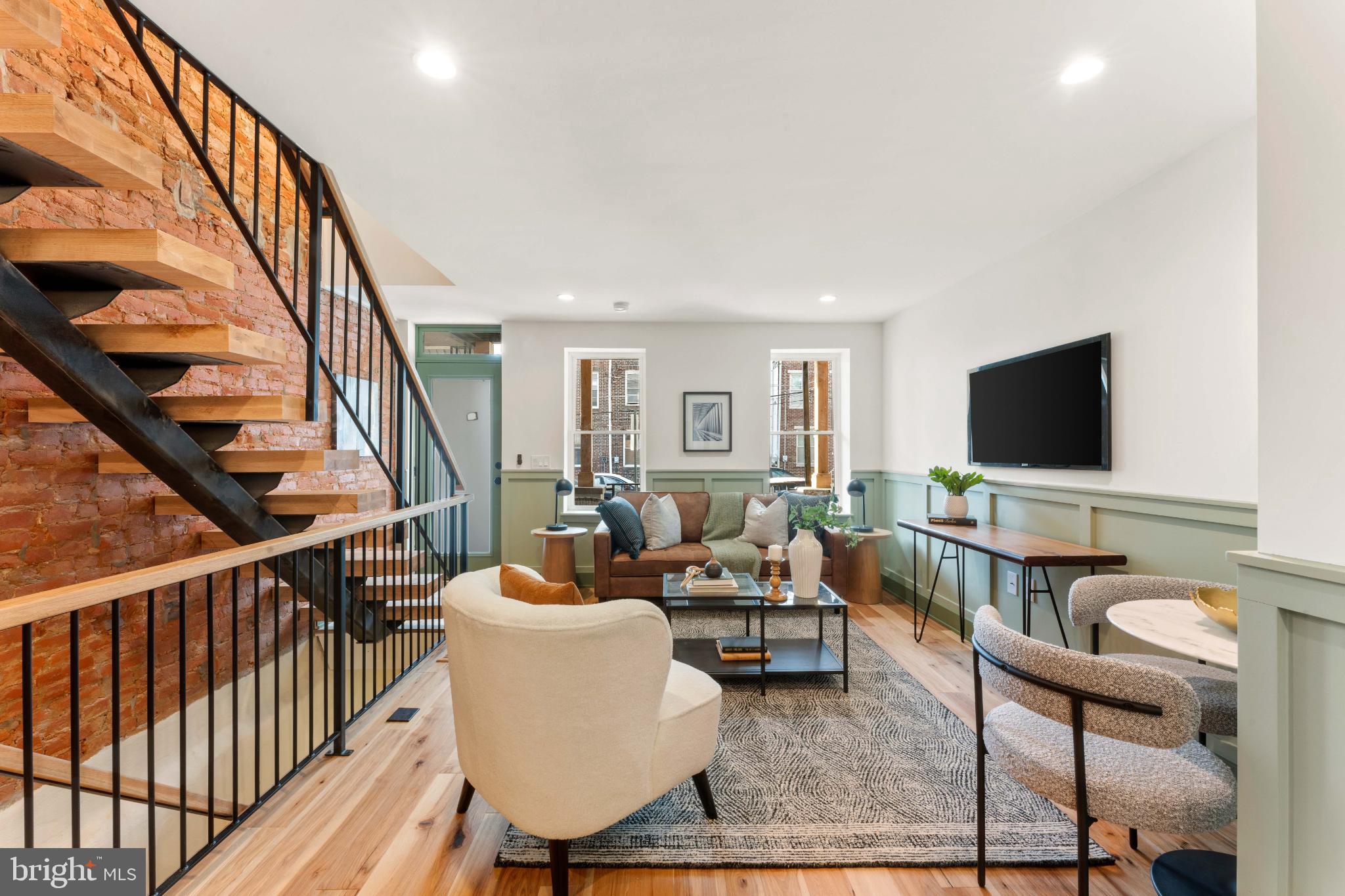 2145 E LETTERLY STREET