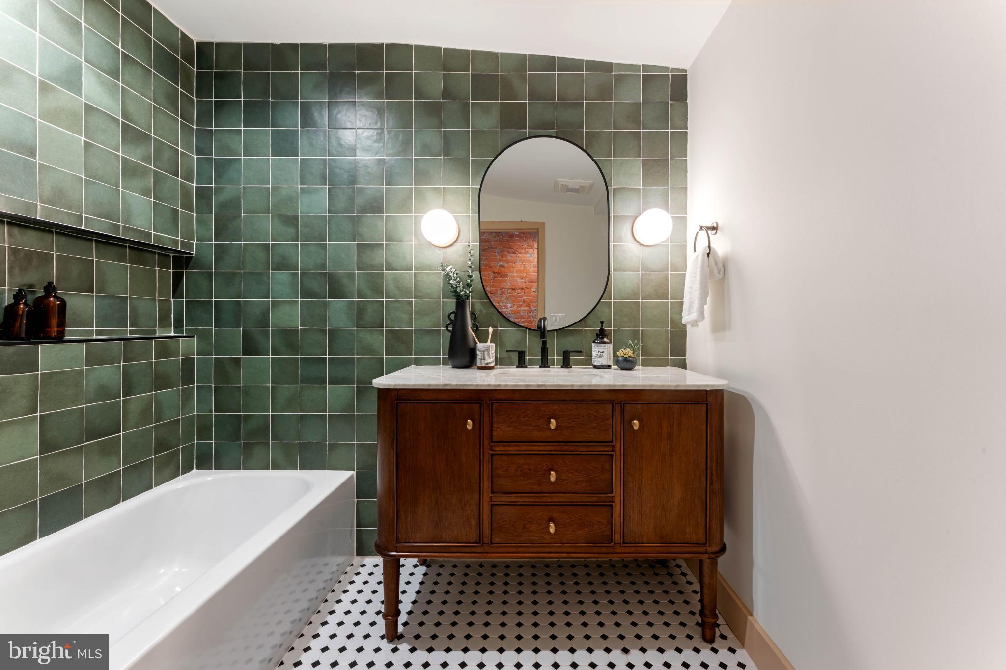 2145 E LETTERLY STREET