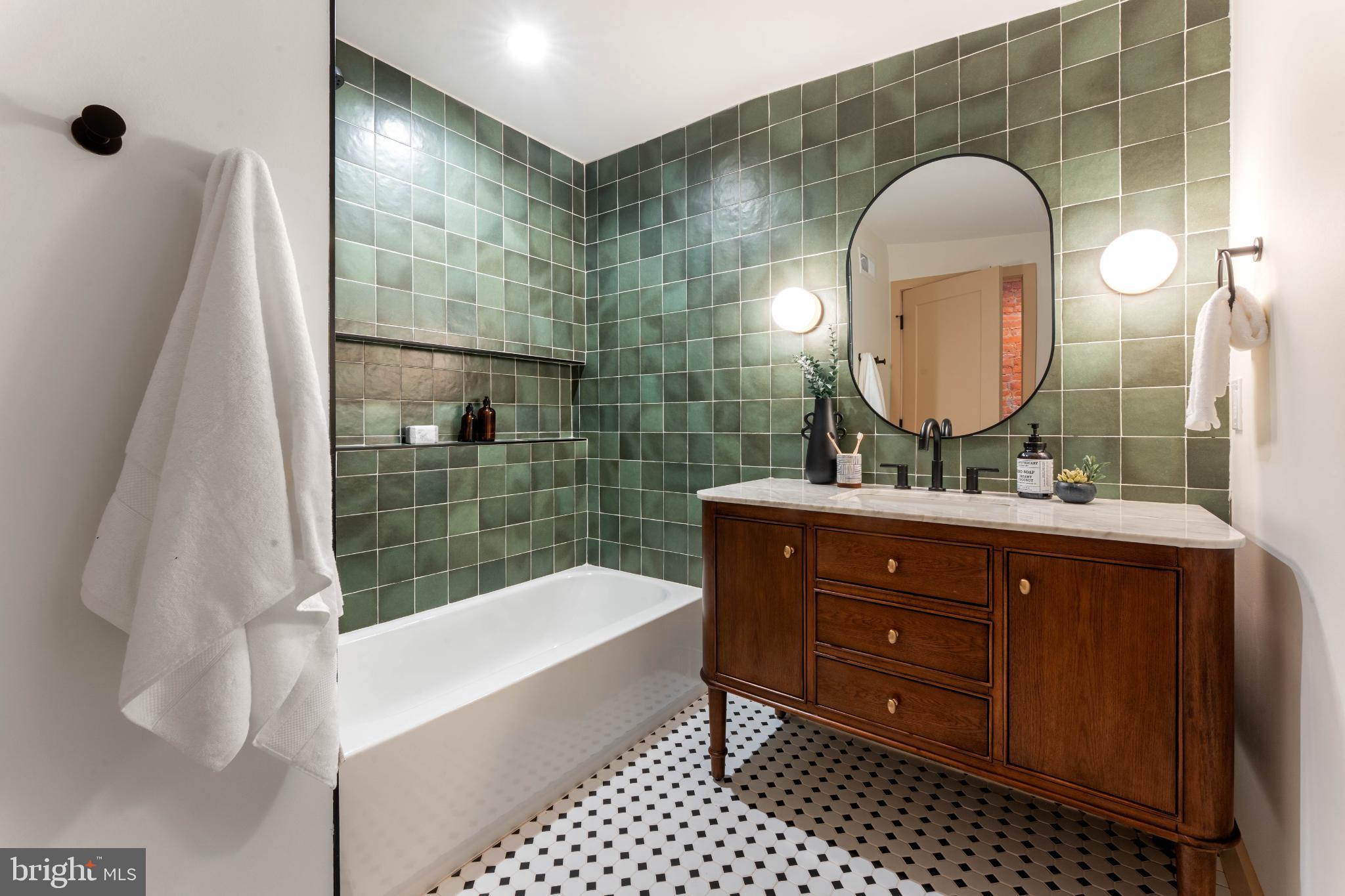 2145 E LETTERLY STREET