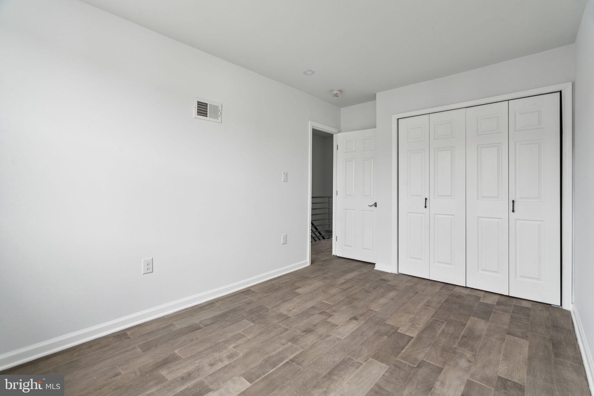 2041 S BUCKNELL STREET