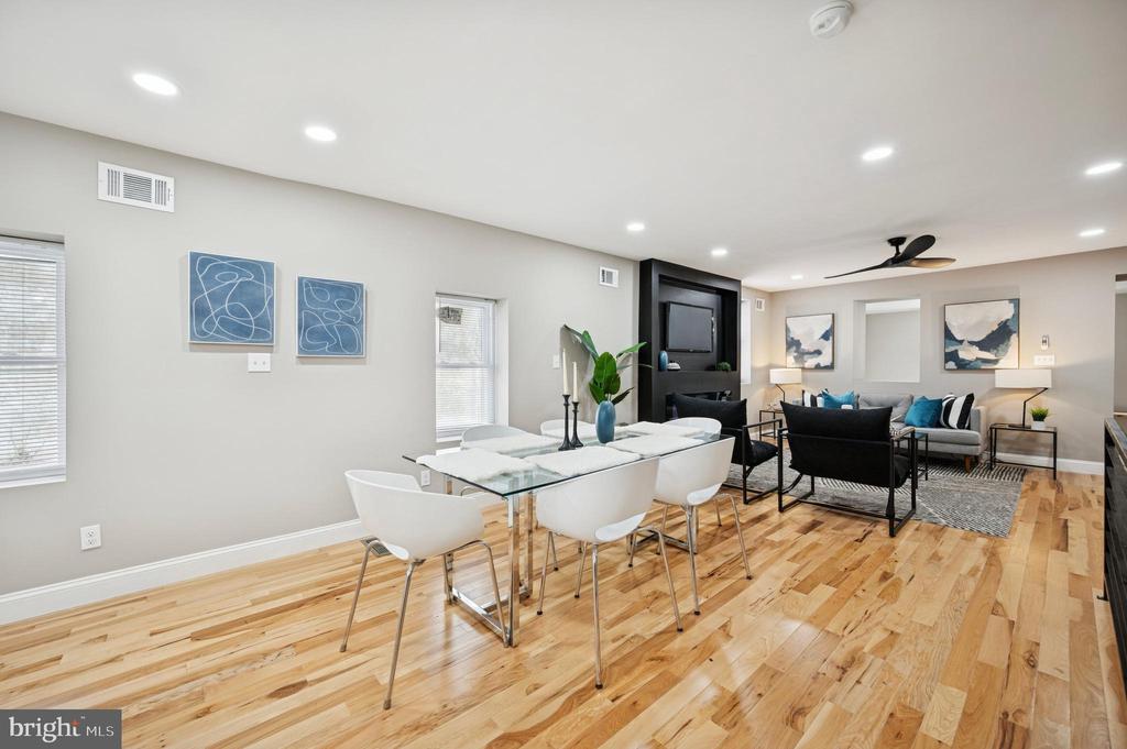 503 E WALNUT LANE
