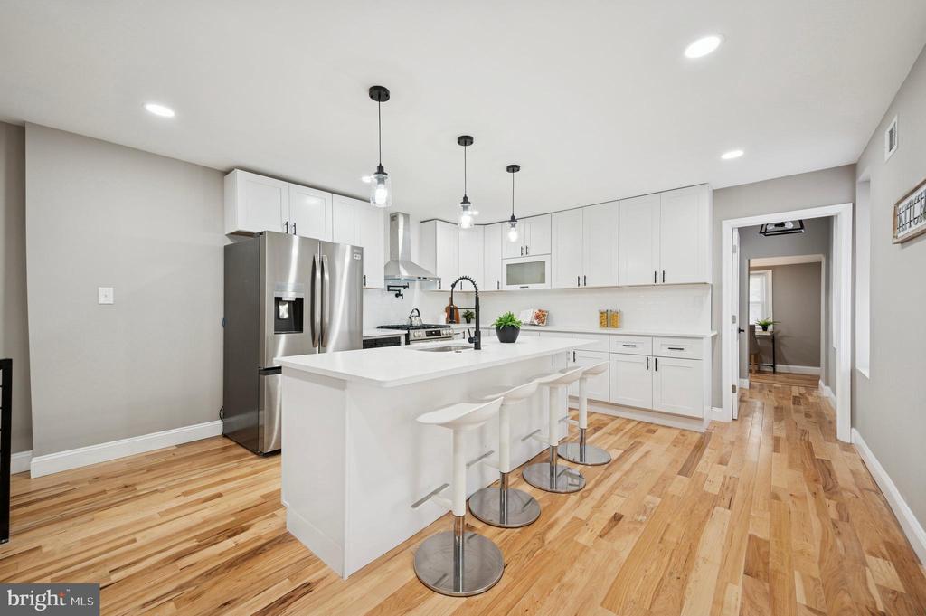 503 E WALNUT LANE
