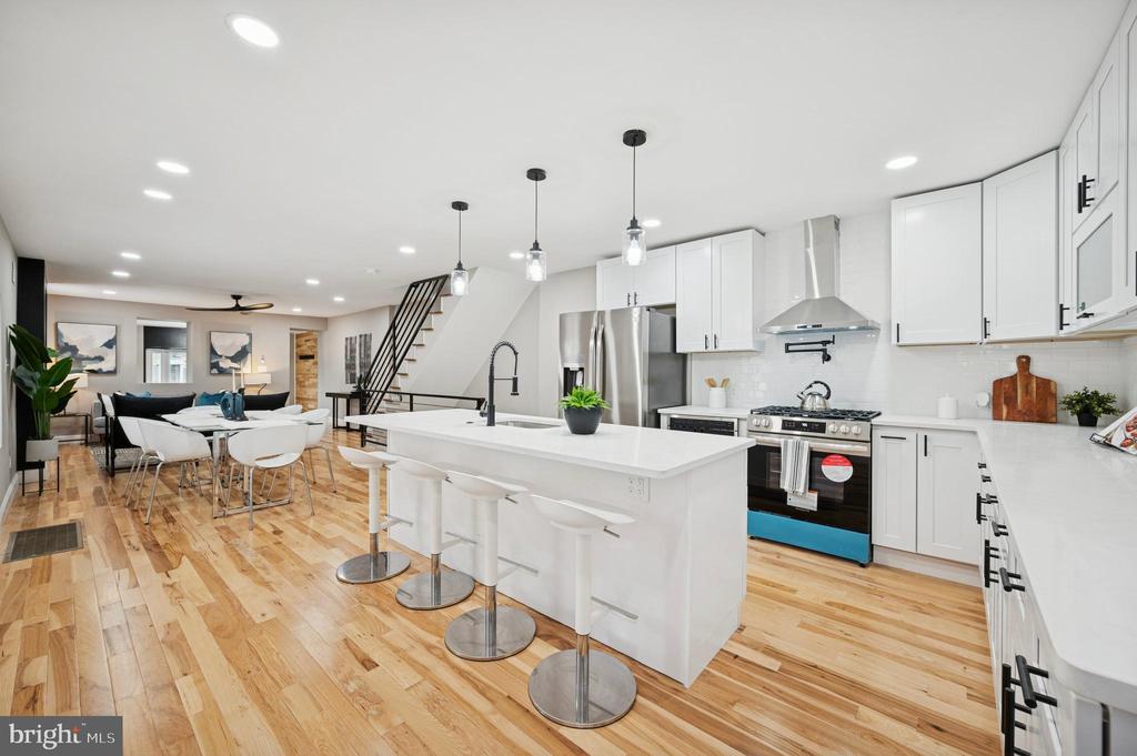 503 E WALNUT LANE