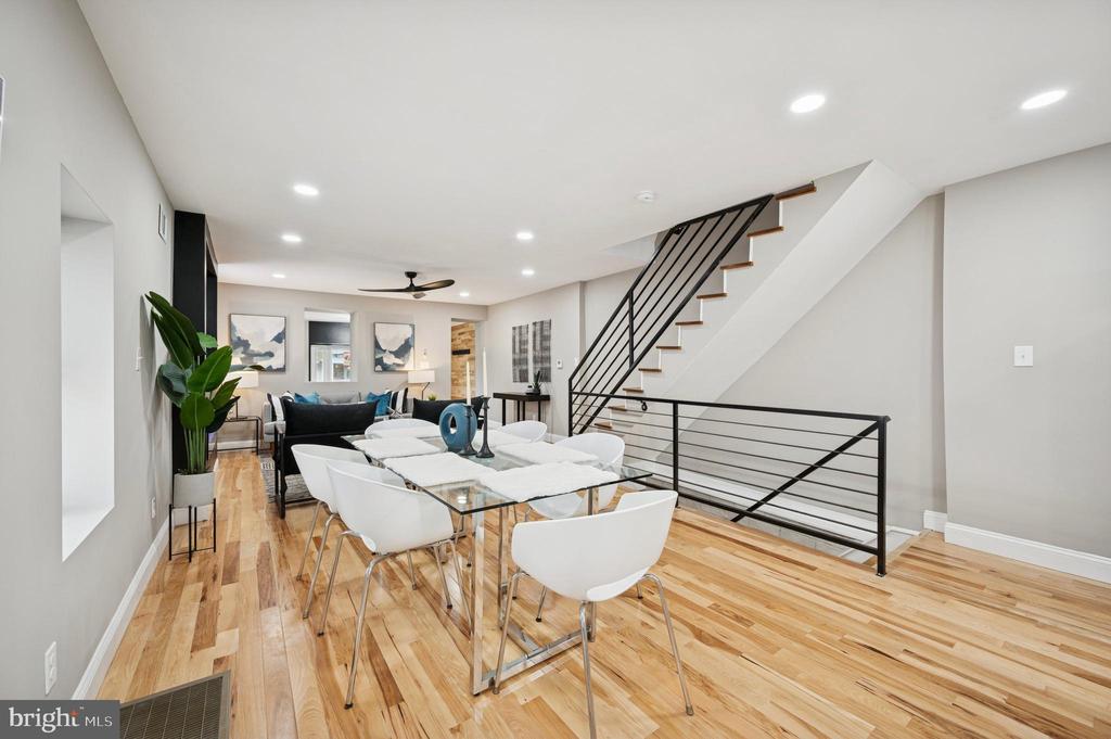 503 E WALNUT LANE