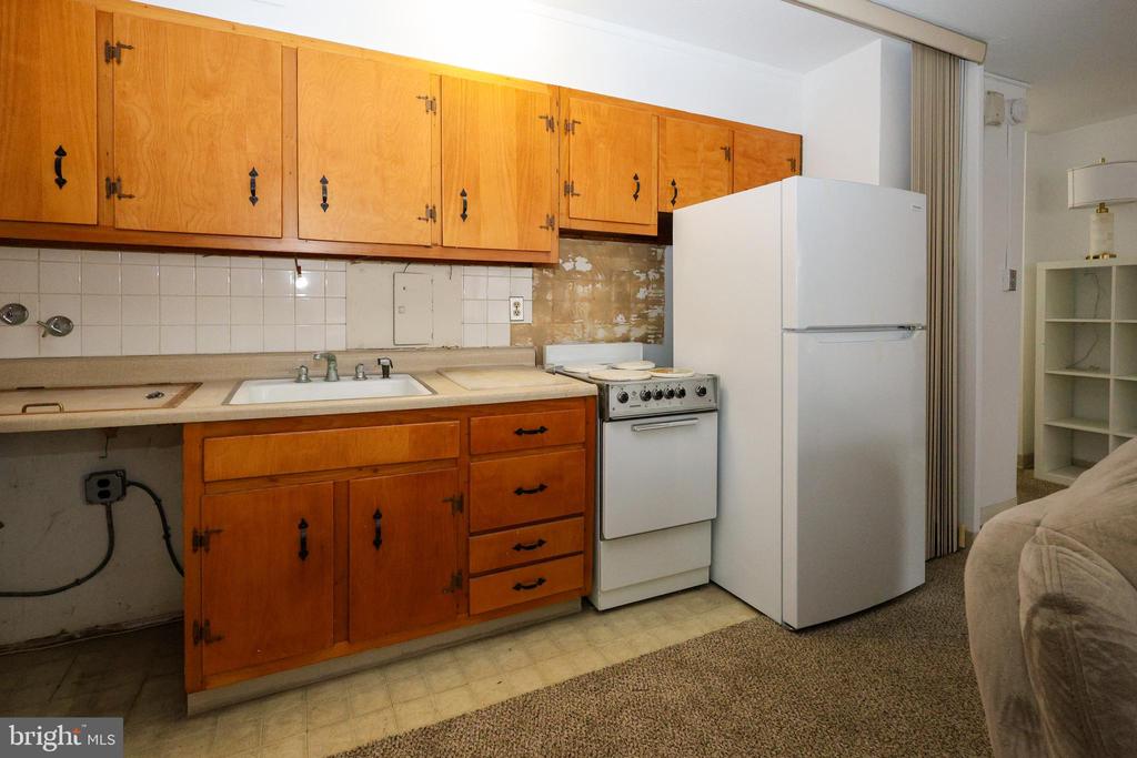1900 JOHN F KENNEDY BOULEVARD 1723