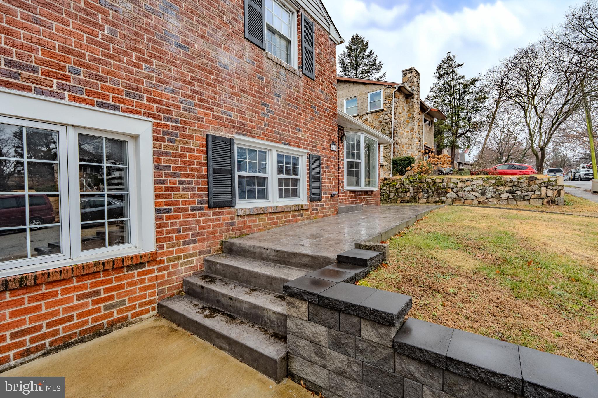 613 SEVILLE STREET 15