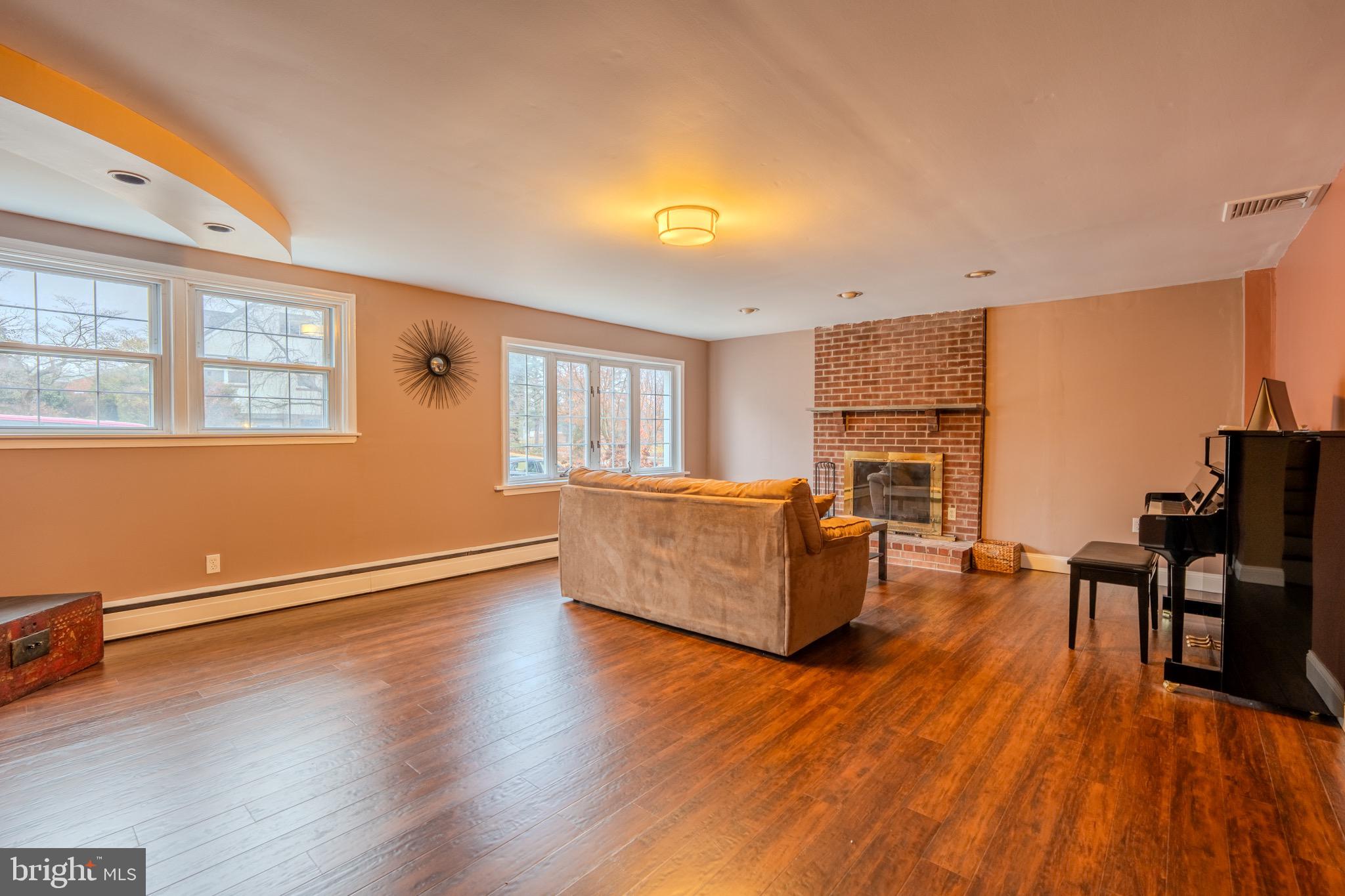 613 SEVILLE STREET 15