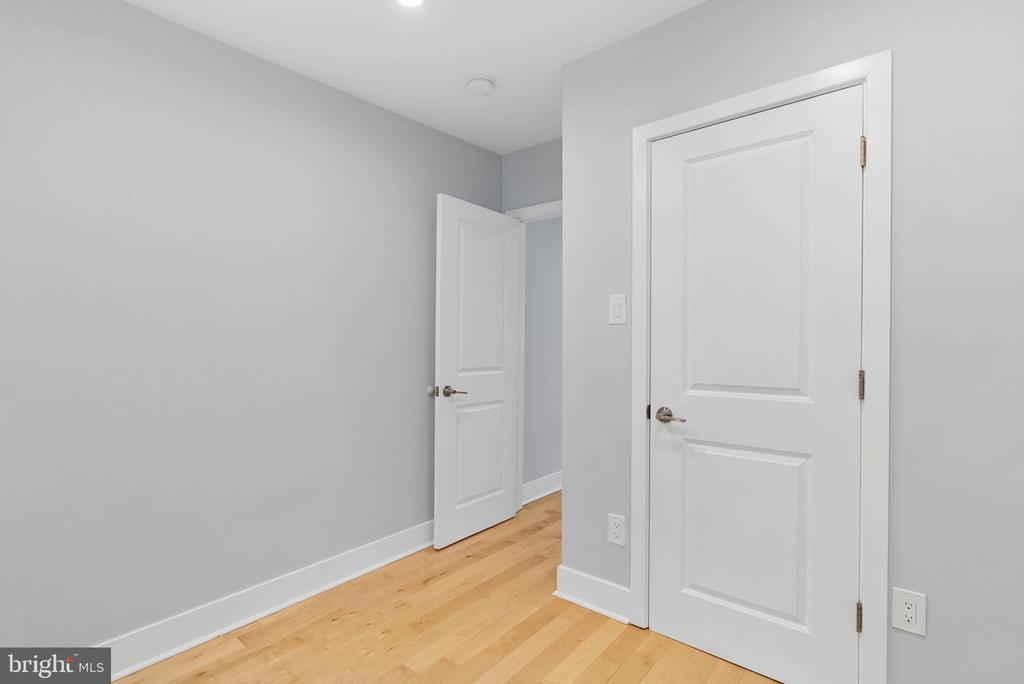 1640 N 27TH STREET