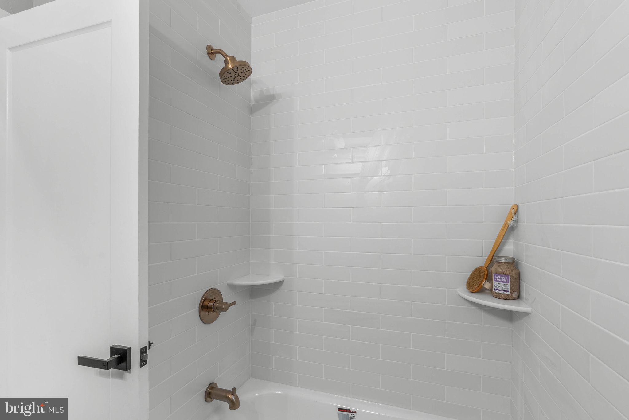 3538 NEW QUEEN STREET