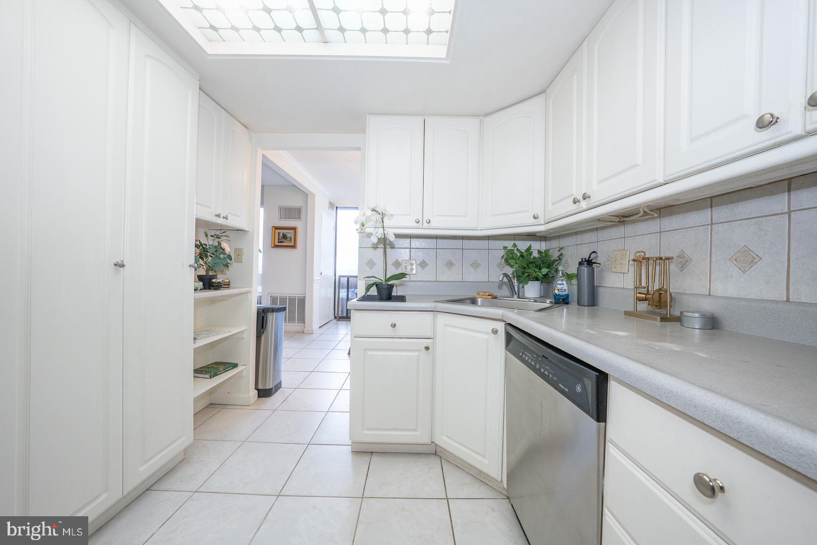 1326 SPRUCE STREET 42 2908