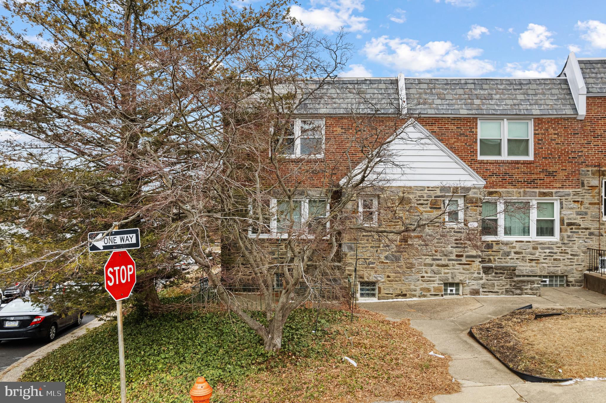 4931 WOODCREST AVENUE